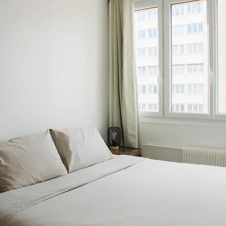 Appartamento Bright Nest - View On The Of The Eiffel Tower Parigi